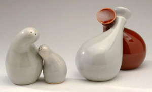 Image 9: Town and Country series, salt & pepper shaker, oil & vinegar set, introduced 1946, manufactured by Red Wing Pottery, Minnesota